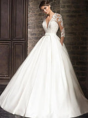 Elegant Lace Wedding Dresses Half Sleeves V-Neck Bride Dress with Pockets