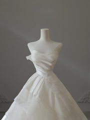 Timeless Ball Gown Sweetheart Tulle White Wedding Dresses Brides Dress SD2351