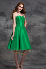 A-line/Princess Sweetheart Knee-length Satin Cocktail Dresses