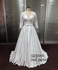 Arabic Women Wedding Gowns Luxury V-neck Satin Lace Dress