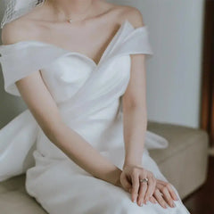 Celebrity Princess Wedding Dresses Satin Vintage Off The Shoulder Long Train Ball Gown Party Dress