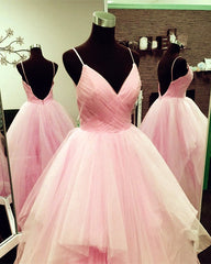 Sexy Pleated Tulle V-neck Ruffles Ball Gowns Quinceanera Dresses
