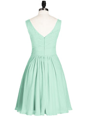 V Neck Chiffon Short Bridesmaid Dresses-Mint Green