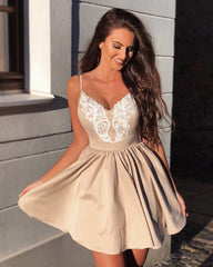 Short A-line V-neck Satin Homecoming Dresses Lace Embroidery