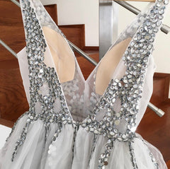 Short Crystal Beaded Tulle V-neck Prom Homecoming Dresses