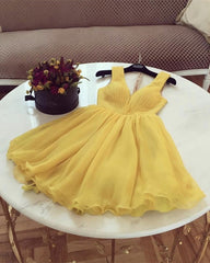 Short Deep V-neck Organza Ruffles Homecoming Dress