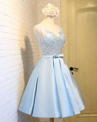Short Lace Appliques V Neck Homecoming Dresses