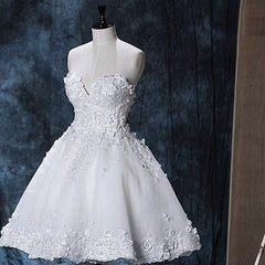 Short Lace Sweetheart White Homecoming Dresses