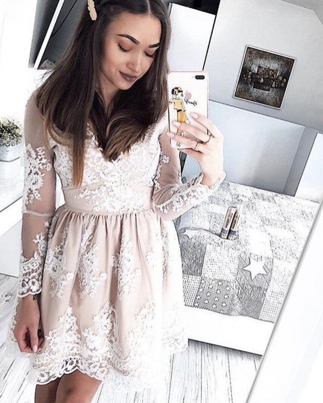 Short Lace V-neck Long Sleeves Homecoming Dresses