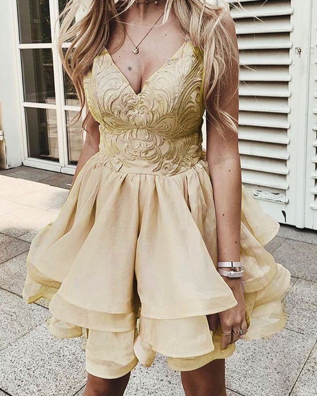 Short Ruffles Homecoming Dresses V Neck Embroidery