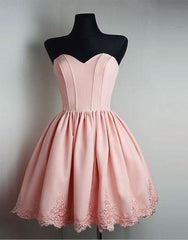 Short Satin Sweetheart Homecoming Dresses Lace Appliques Prom Gowns