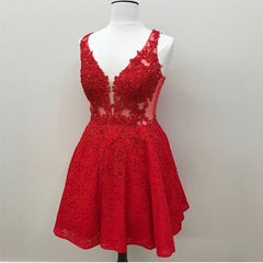 Elegant Short V Neck Lace Homecoming Dresses