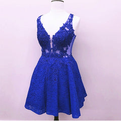 Elegant Short V Neck Lace Homecoming Dresses