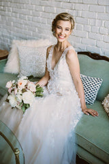 Simple Lace Applique A Line V Neck Tulle Beach Wedding Dress TN131