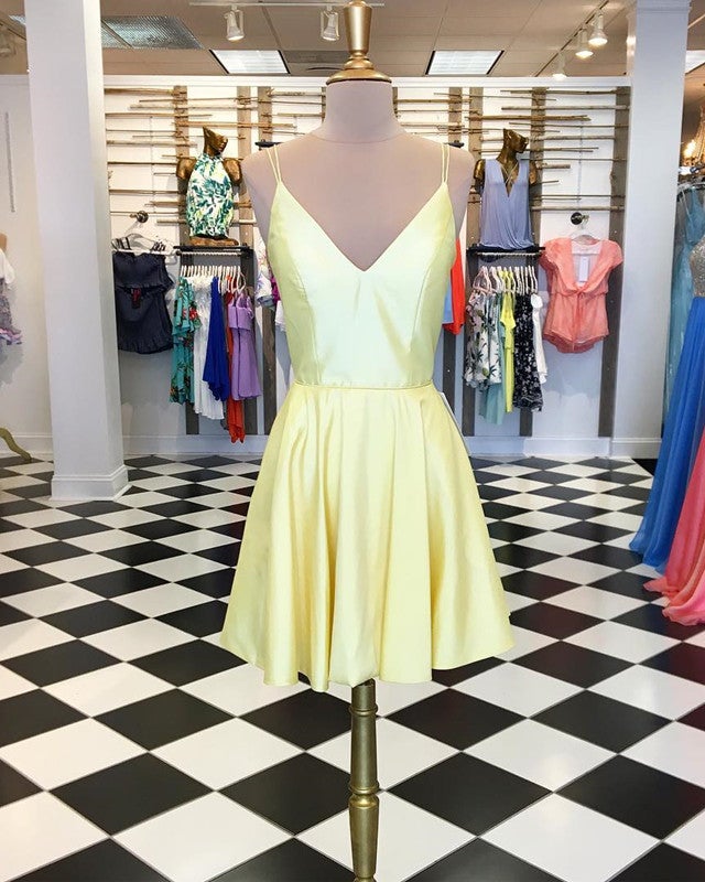 Spaghetti Straps V-neck Satin Homecoming Dresses Short Mini Cocktail Dress