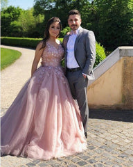 Spaghetti Straps V-neck Tulle Ball Gowns Prom Dresses Lace Flowers Appliques