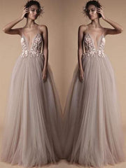 Spaghetti Strap Deep V Neck Beach Wedding Dresses With Applique TN193
