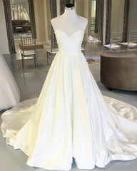 Strapless Sweetheart Chapel Train Taffeta Wedding Dresses Ball Gowns