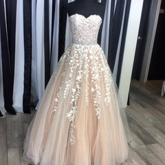 Sweetheart Crystal Beading Waistline Tulle Wedding Dresses Lace Embroidery