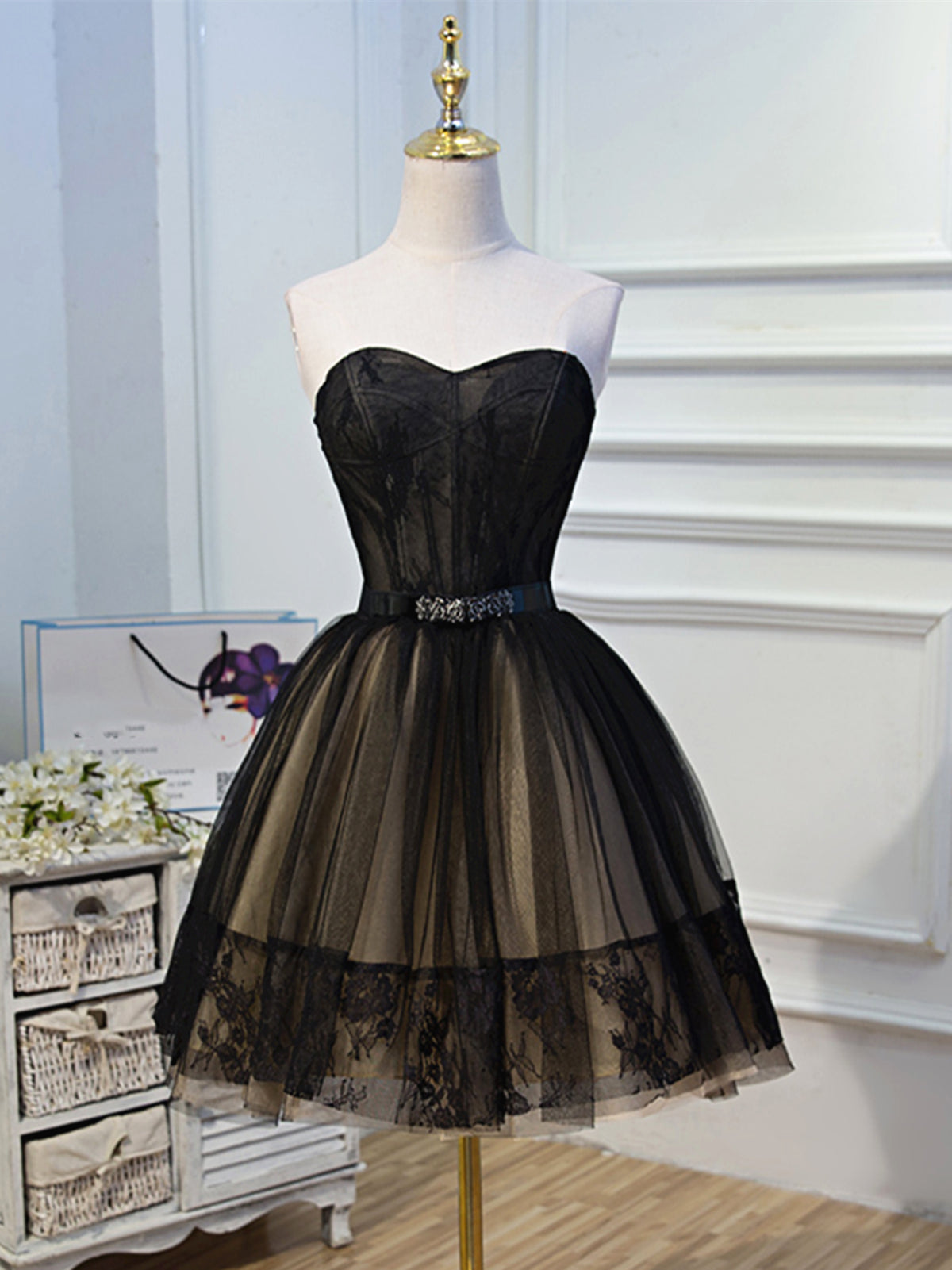 Sweetheart Neck Short Black Lace Prom Dresses, Short Black Lace Graduation Homecoming Dresses