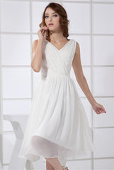 Incomparable A-line/Princess Sleeveless Pleated Knee-length Chiffon Bridesmaid Dresses