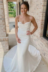 Round Neck Spaghetti Straps Mermaid Long Wedding Dress With Open Back