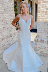 V-Neck Beading Trumpet Long Wedding Dress With Open Back