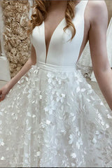 V-Neck 3D Flowers Backless Wedding Dress With Sleeveless
