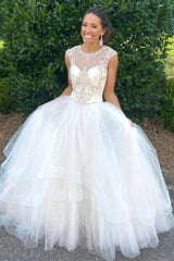 Beading Sweetheart Tiered Wedding Dress With Round Neck