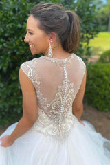Beading Sweetheart Tiered Wedding Dress With Round Neck