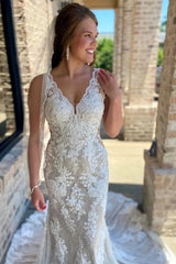 Lace V-Neck Mermaid Long Wedding Dress