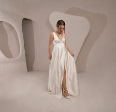 Simple Wedding Dress Pleated Skirt Wedding Gown V Neck Open Back Bridal Gown