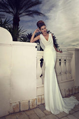 V-Neck Bridal Dresses Mermaid Lace Sweep Train Backless Wedding Dresses