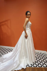 Renaissance Style Waist Wedding Dress Silk A-Line Bridal Gown with Scoop Neck