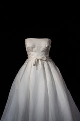 A cream white cloud Vintage Princess model silk gauze wedding dress A-line wedding dress