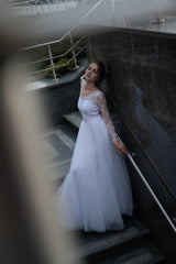 Elegance Classic Lace Wedding Dress Unique Closed Back Long Sleeve Square Neck  Romantic Tulle Skirt Princess Queen