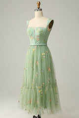 A Line Sweetheart Green Long Prom Dress with Embroidery