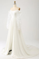Ivory 3D Butterfly Long sleeved A-line Chiffon Wedding Dress