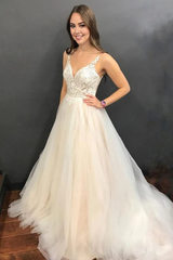 Aimishang Elegant A Line Straps Wedding Dress Tulle With Applique Sweep Train