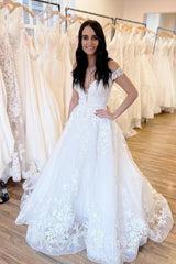 A-Line Appliques Lace Off-the-Shoulder Sweetheart Train Wedding Dress - Charming Look