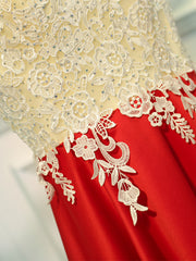 Une ligne de cou rond le cou rouge courte robes de bal, courtes robes de retour à la maison en dentelle rouge
