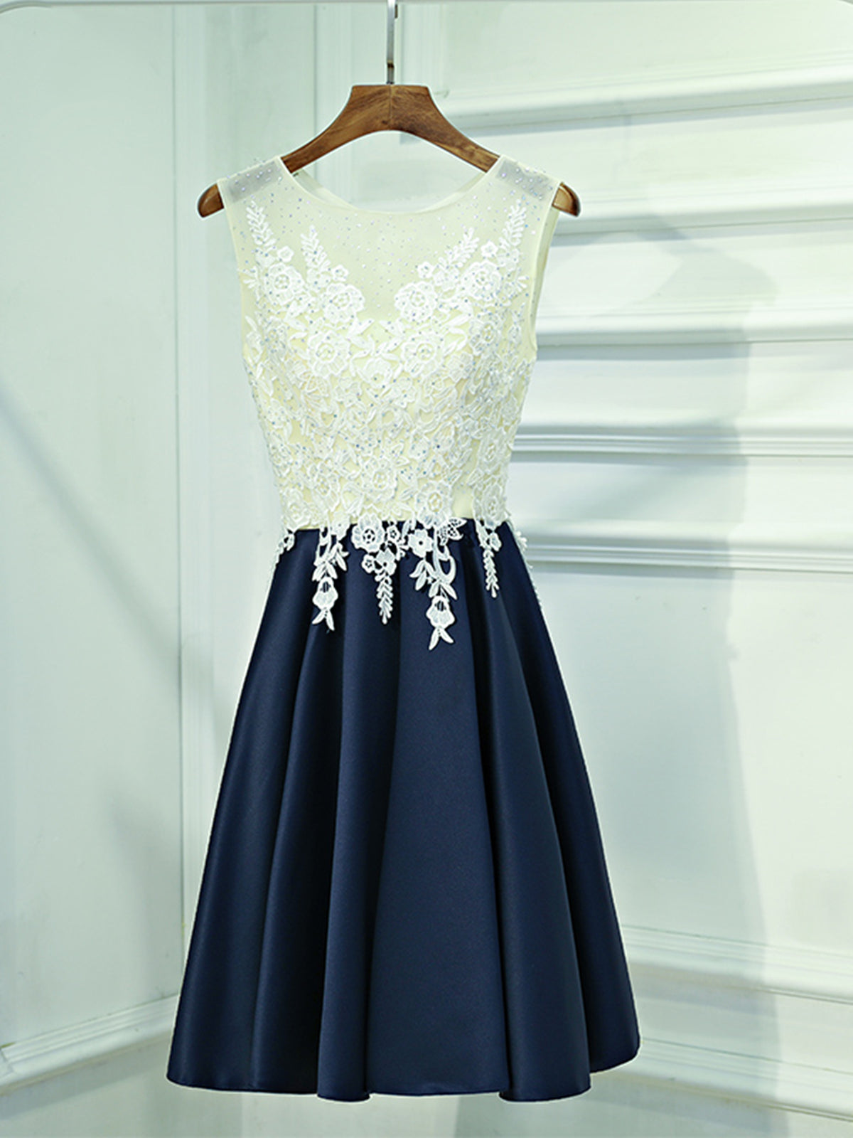 Une ligne de couture rond des robes de bal à dentelle courte, des robes de retour formelles en dentelle courte bleu marine