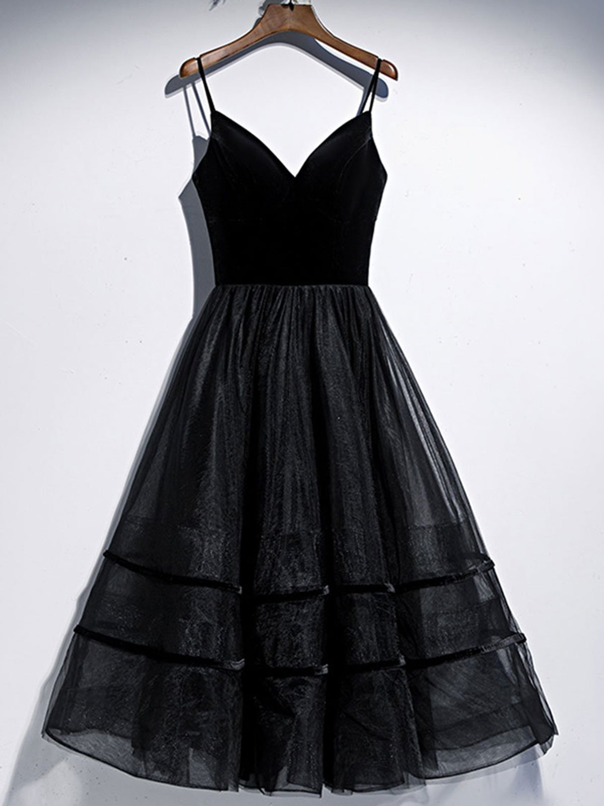 Une ligne V couche de cou longueur de thé noir Velvet bal, des robes de remise des diplômes de la longueur du thé noir