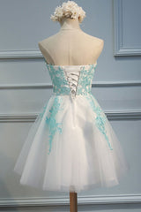 Adorable robe de fête en tulle en tulle blanc, robe de retour, belle robe de fête
