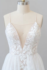 Verbazingwekkende lange A-Line Chapel Train Appliques Tule Backless trouwjurk