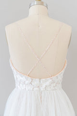 Verbazingwekkende lange A-Line Chapel Train Appliques Tule Backless trouwjurk