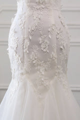 Amazing Off-the-Shoulder Mermaid Long Wedding Dress With Lace Appliques