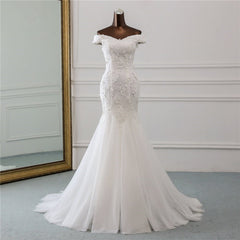 Amazing Off-the-Shoulder Mermaid Long Wedding Dress With Lace Appliques