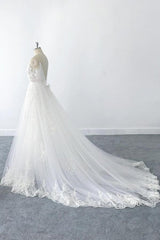 Amazing Ruffle Appliques Tulle A-line Wedding Dress