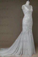 Amazing V-neck Appliques Mermaid Wedding Dress